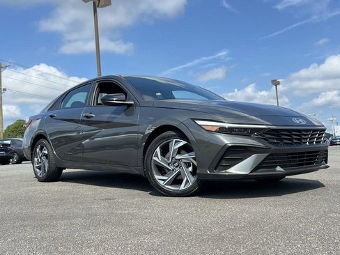 Used 2025 Hyundai Elantra Sport w/ Cargo Package image 2