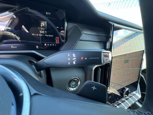 New 2025 GMC Acadia Elevation image 16