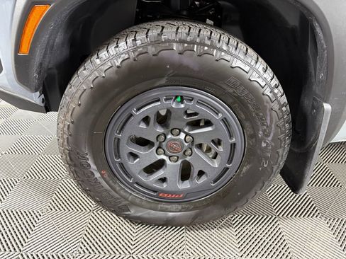 Used 2025 Nissan Frontier PRO-4X w/ Pro Premium Package image 11