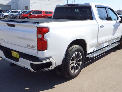 Used 2022 Chevrolet Silverado 1500 High Country w/ Technology Package image 7