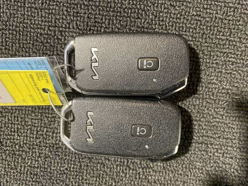 Used 2022 Kia Telluride LX AWD/4WD image 20