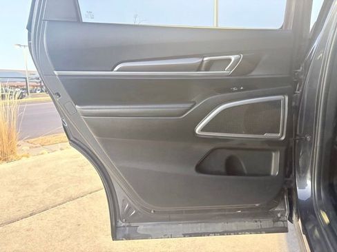 Used 2025 Kia Telluride S image 21