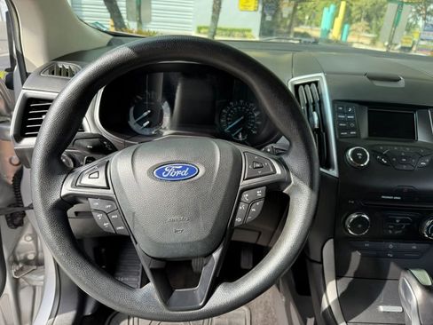 Used 2018 Ford Edge SE image 19