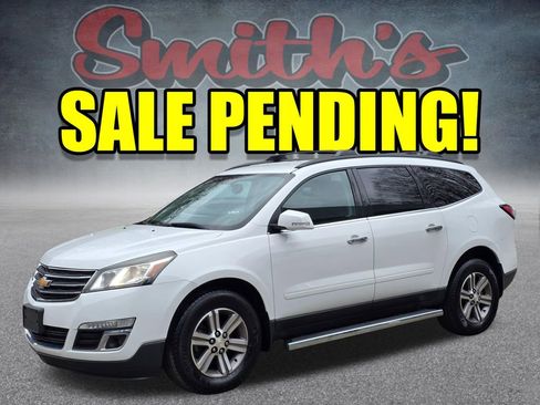 Used 2017 Chevrolet Traverse LT image 3
