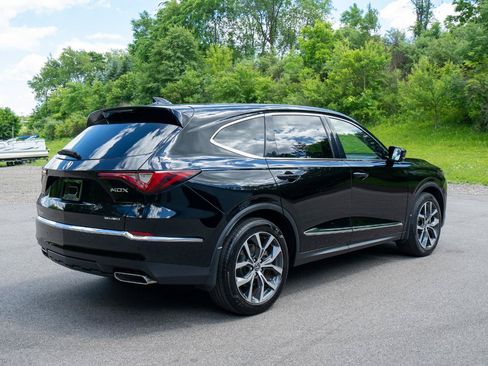 Used 2022 Acura MDX SH-AWD w/ Technology Package image 3