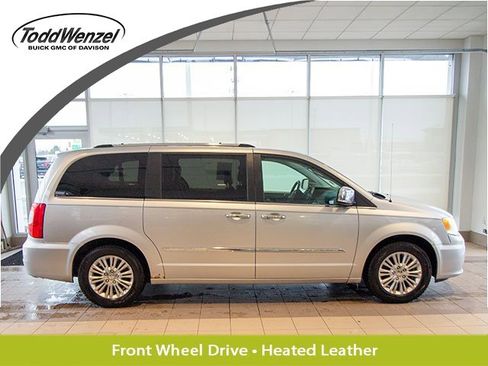 Used 2012 Chrysler Town & Country Limited image 1