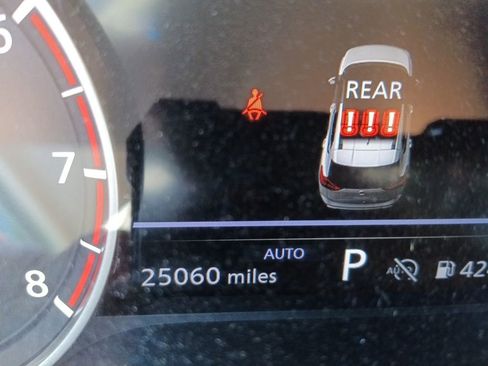 Used 2024 Nissan Rogue SV w/ SV Premium Package AWD/4WD image 9