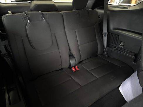 Used 2020 Ford Explorer XLT image 29