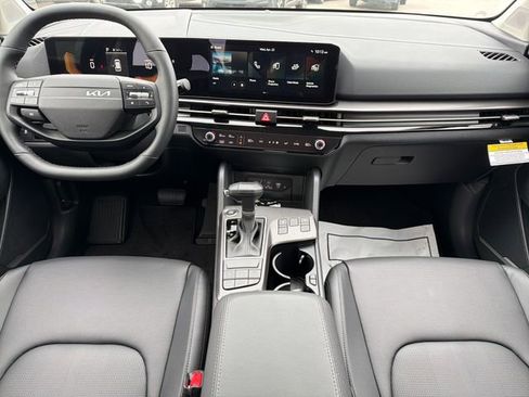 New 2026 Kia Sportage EX FWD image 9