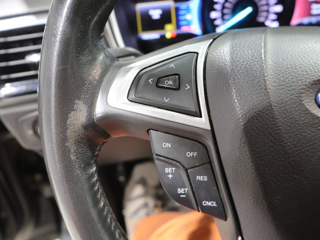 Used 2014 Ford Fusion SE FWD image 31
