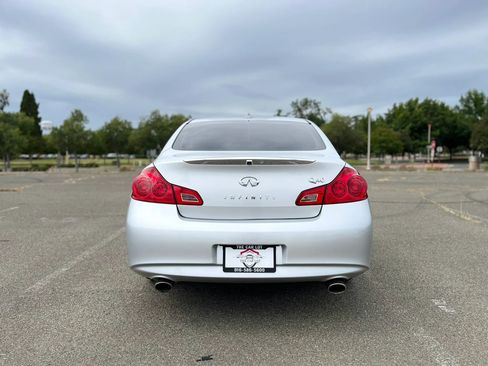 Used 2015 INFINITI Q40 w/ Navigation Package RWD image 6