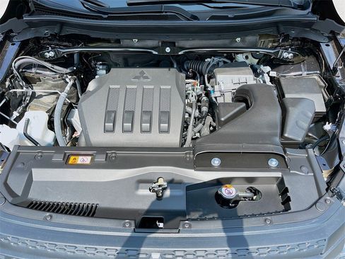 New 2025 Mitsubishi Eclipse Cross LE image 28