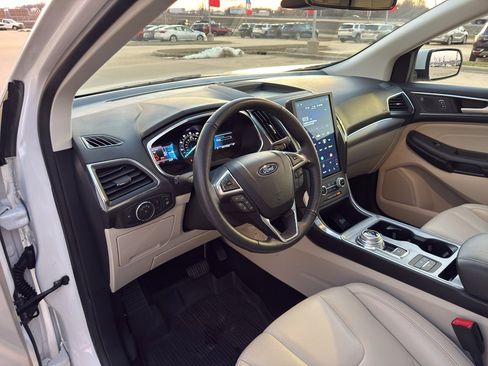 Used 2021 Ford Edge Titanium image 9