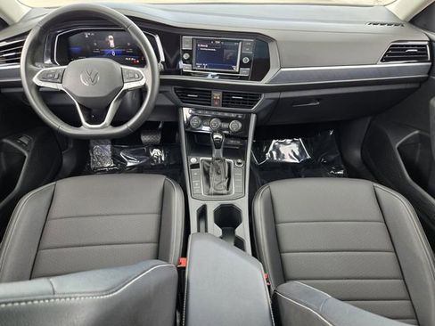 Used 2024 Volkswagen Jetta SE w/ Panoramic Sunroof Package FWD image 12