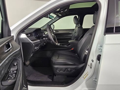 New 2026 Jeep Grand Cherokee Limited AWD/4WD image 18