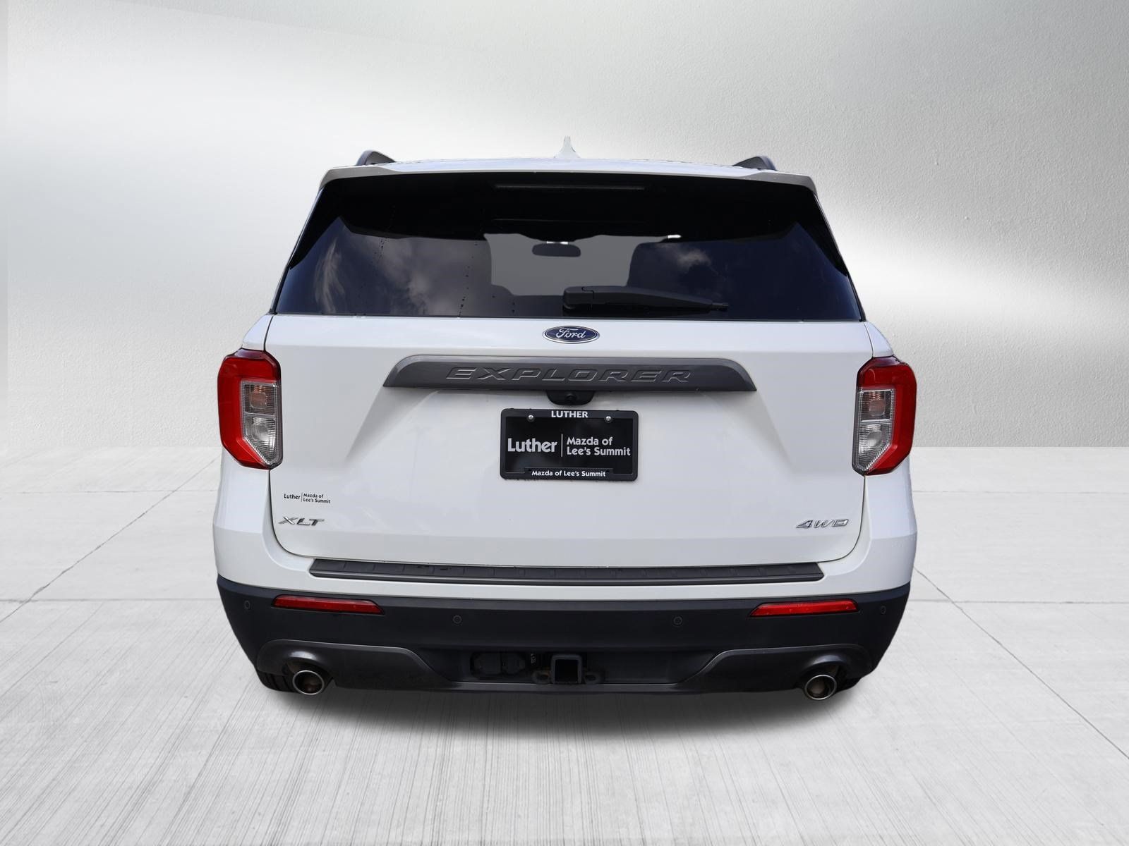Used 2022 Ford Explorer XLT w/ Equipment Group 202A AWD/4WD image 6