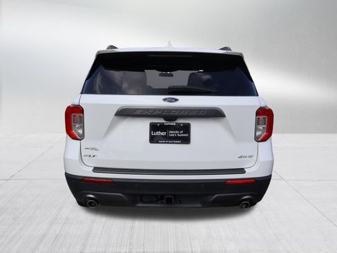 Used 2022 Ford Explorer XLT w/ Equipment Group 202A AWD/4WD image 6
