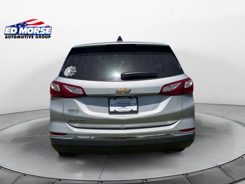 Used 2018 Chevrolet Equinox LS FWD image 4