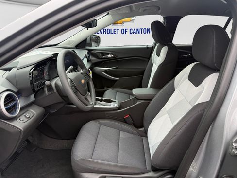 New 2026 Chevrolet Trax LS w/ LS Convenience Package FWD image 9