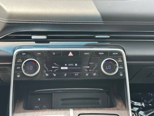 Used 2023 Genesis GV80 3.5T w/ Prestige Package AWD/4WD image 30