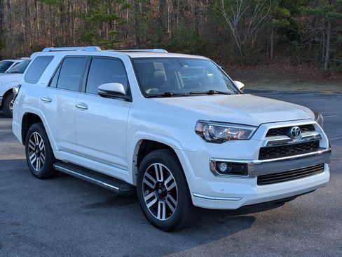 Used 2018 Toyota 4Runner Limited image 11
