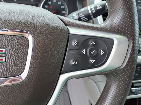 Used 2022 GMC Acadia SLE FWD image 25