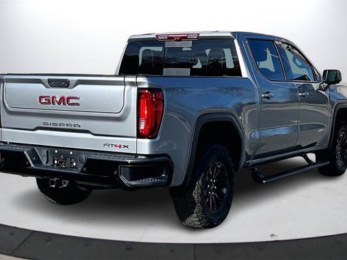 Used 2023 GMC Sierra 1500 AT4X image 9