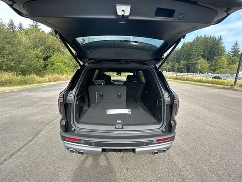 New 2025 Chevrolet Traverse LT w/ Driver Confidence Package image 25