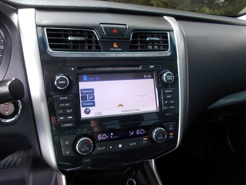 Used 2013 Nissan Altima 3.5 SL w/ Technology Pkg FWD image 32