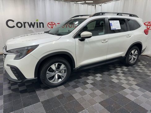 Used 2024 Subaru Ascent Premium w/ Convenience Package image 4