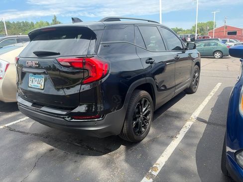 Used 2021 GMC Terrain SLT w/ Infotainment Package II AWD/4WD image 4