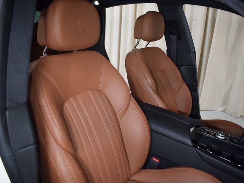 Certified 2023 Maserati Levante GT AWD/4WD image 23