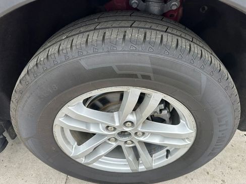 Used 2020 Ford Explorer XLT image 19