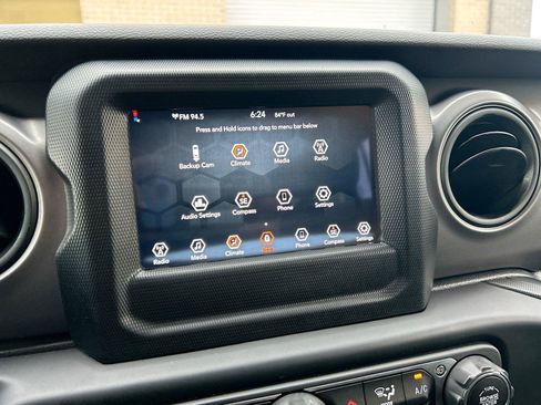 Used 2022 Jeep Wrangler Unlimited Sport AWD/4WD image 27