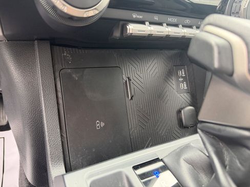 Used 2024 Toyota Tacoma SR5 AWD/4WD image 25