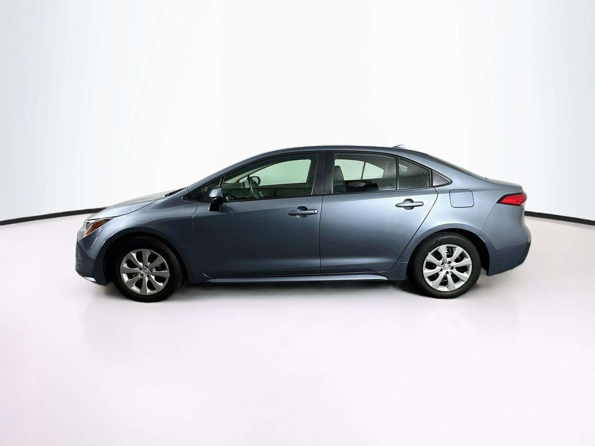 Used 2026 Toyota Corolla LE FWD image 4