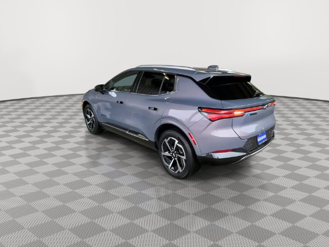 Used 2024 Chevrolet Equinox EV LT w/ LPO, Blackout Package FWD image 6