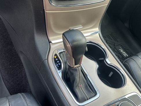 Used 2017 Jeep Grand Cherokee Limited AWD/4WD image 30