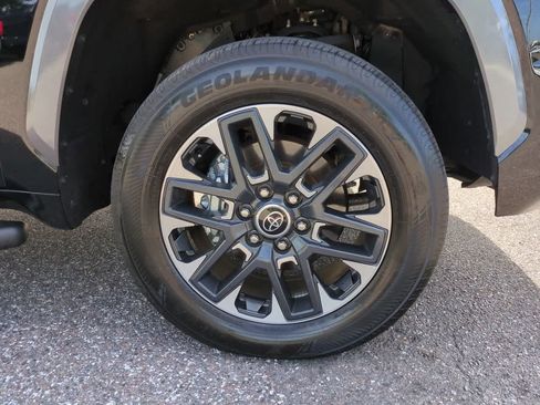 Used 2024 Toyota Tundra Limited AWD/4WD image 11