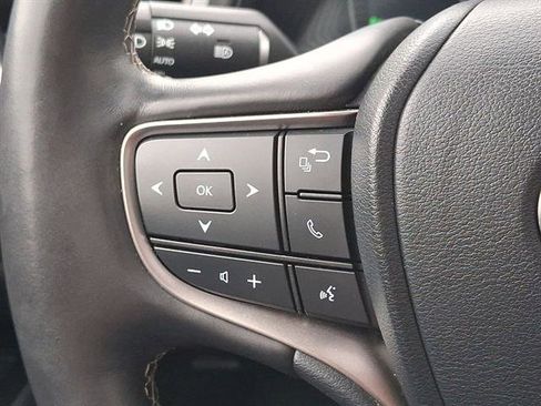 Used 2019 Lexus UX 250h w/ Premium Package AWD/4WD image 17