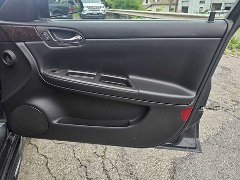 Used 2015 Chevrolet Impala Limited LS FWD image 9