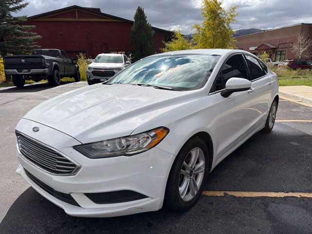 Used 2018 Ford Fusion SE w/ Fusion SE Technology Package FWD image 4