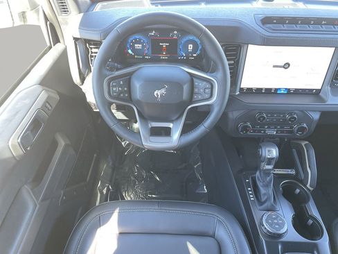 New 2025 Ford Bronco Badlands image 12