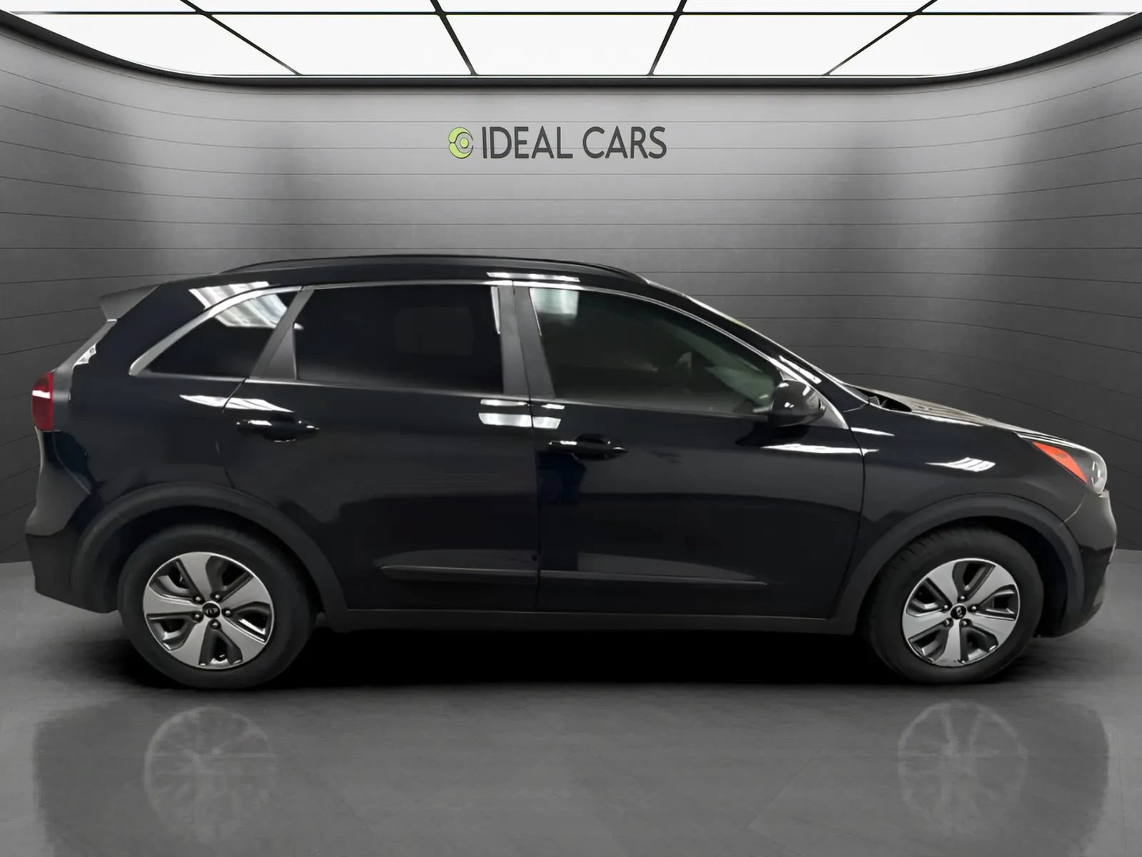 Used 2020 Kia Niro LX FWD image 4