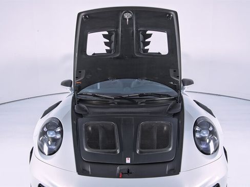 Used 2025 Porsche 911 GT3 RS RWD image 45