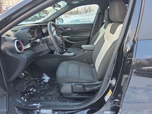 Used 2024 Chevrolet Trax RS w/ Driver Confidence Package image 11