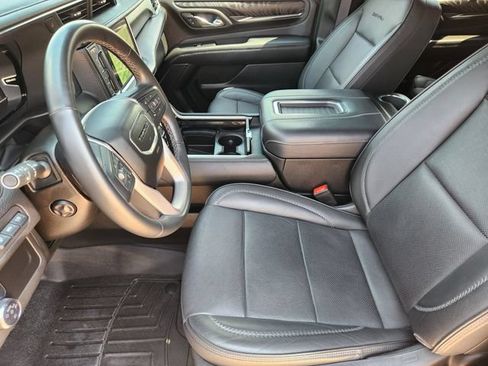 Used 2023 GMC Yukon Denali w/ LPO, Floor Liner Package AWD/4WD image 13