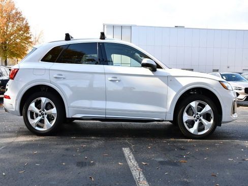 Used 2023 Audi Q5 2.0T Prestige w/ Prestige Package image 8