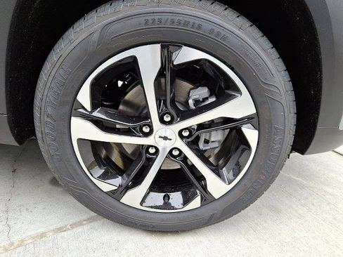 New 2026 Chevrolet Trax RS w/ Driver Confidence Package image 5
