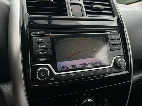 Used 2017 Nissan Versa Note SV FWD image 39